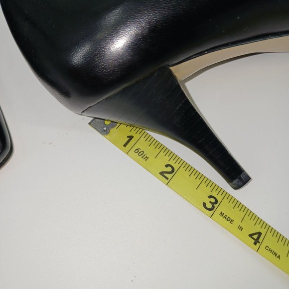 WOMEN'S NINE WEST 9M FLAX LEATHER POINTED TOE CLASSIC HEELS - Picture 6 of 7